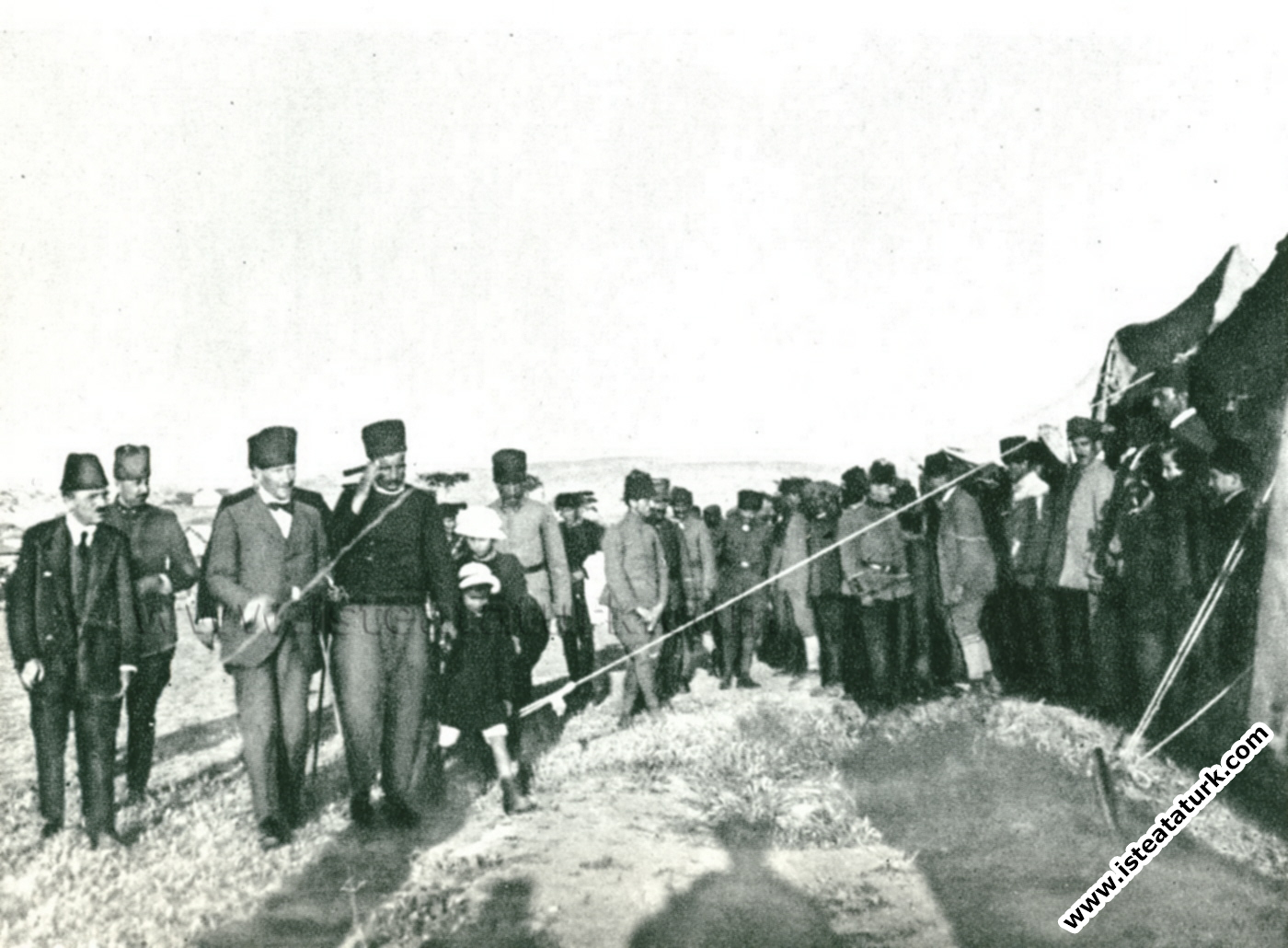 Ankara'daki Subay Talimgahının yıl dönümünde talimgaha giderken. (24.04.1921)