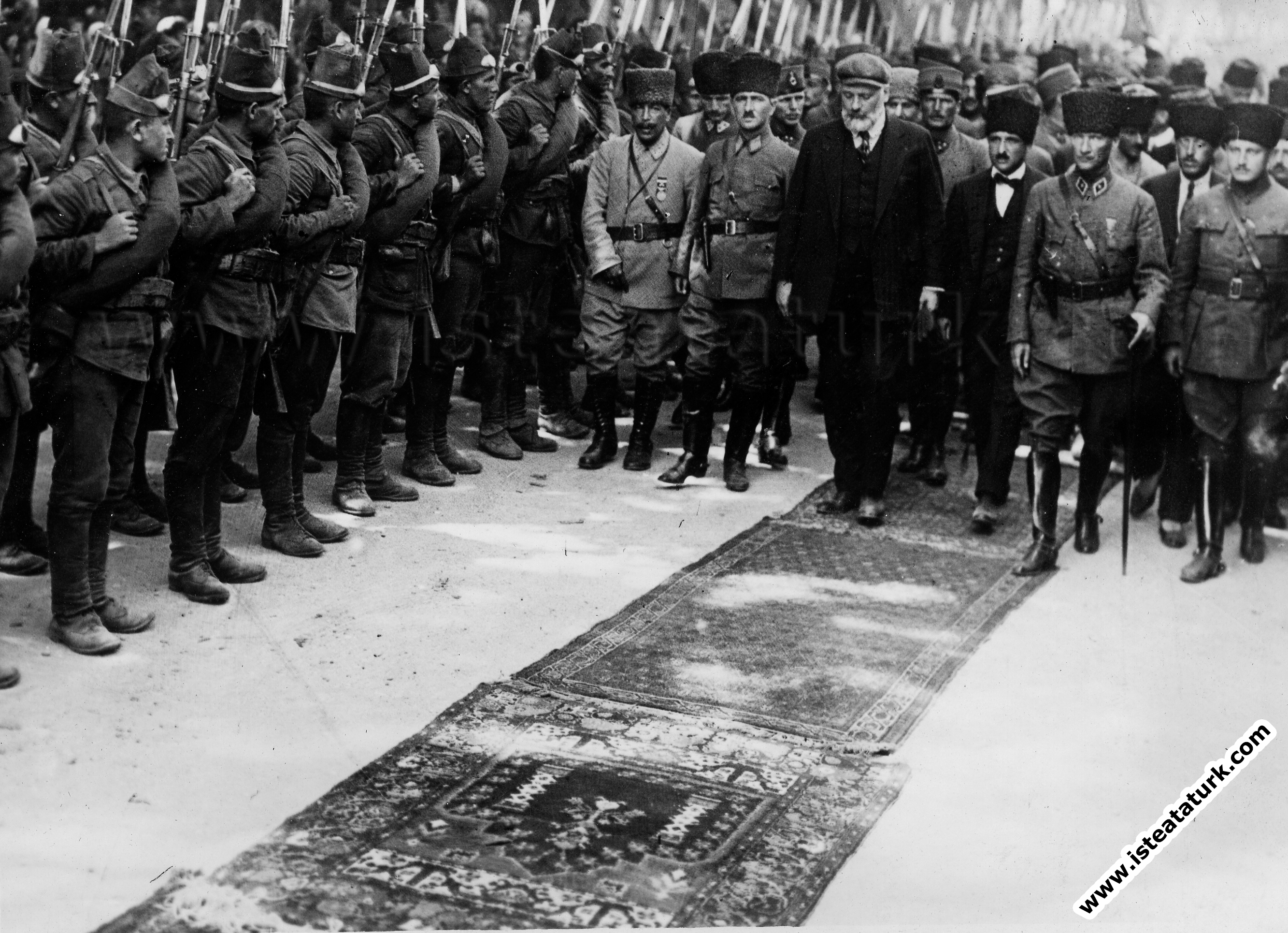The welcome of French diplomat and writer Claude Farrere in Izmit. (18.06.1922)