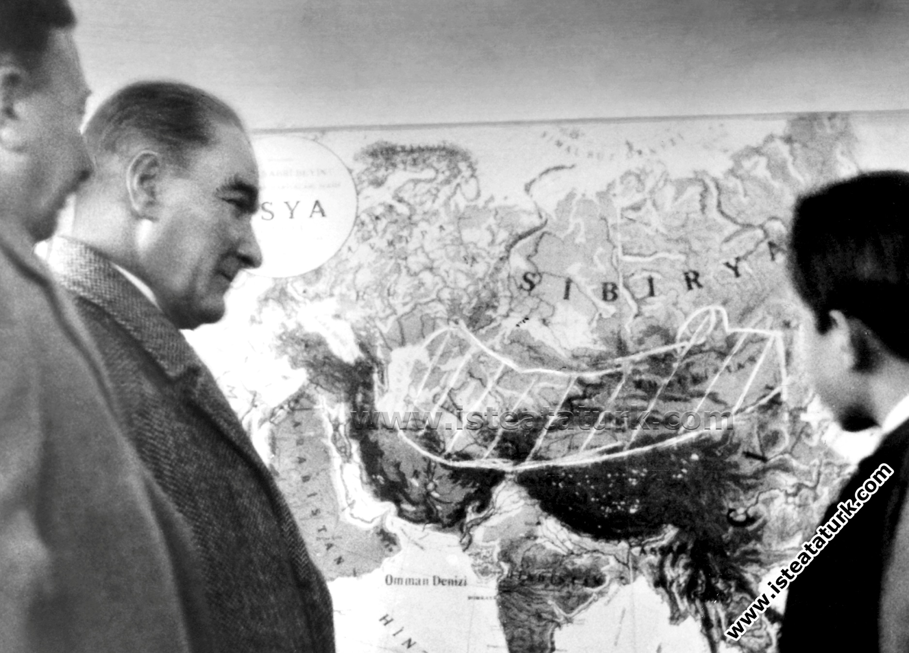 Mustafa Kemal Atatürk on his Samsun Trip (26.11.1930)