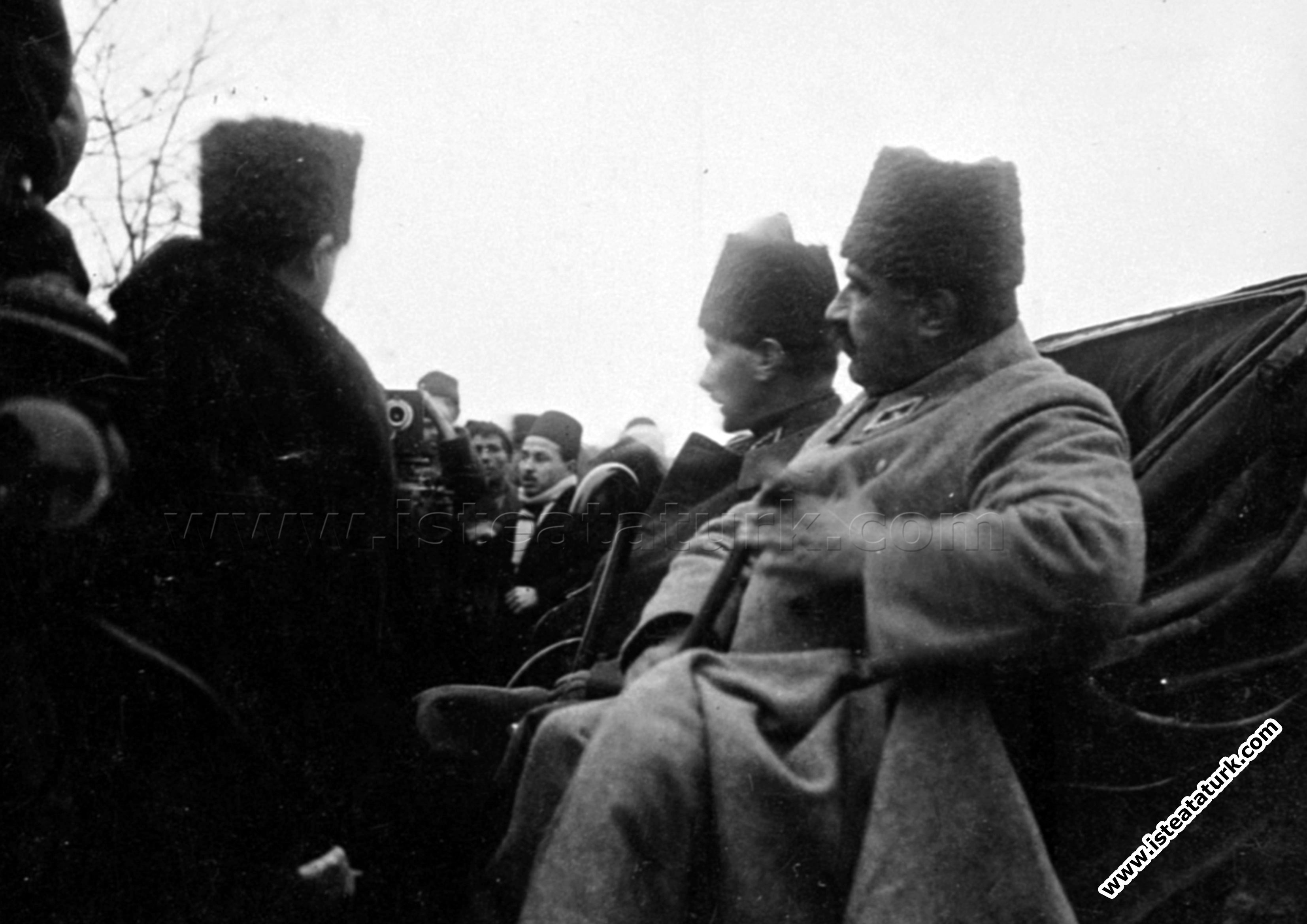 Başkomutan Mustafa Kemal, İzmit Yarımca'da. (18.01...