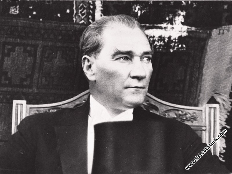 Atatürk'ün Üstün Kişiliği -2-