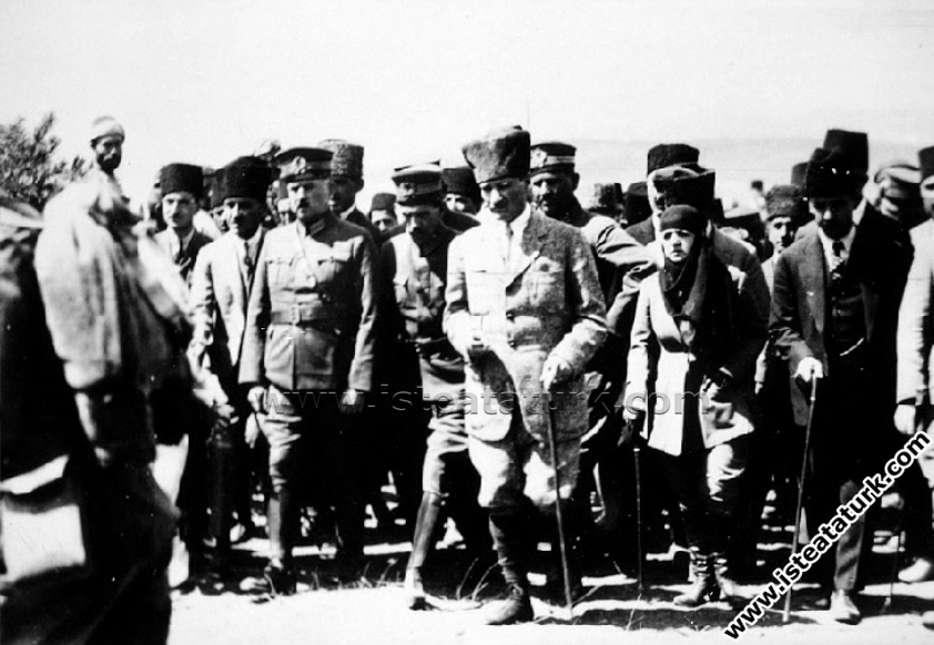Cumhurbaşkanı Gazi Mustafa Kemal, Dumlupınar Anıtı...