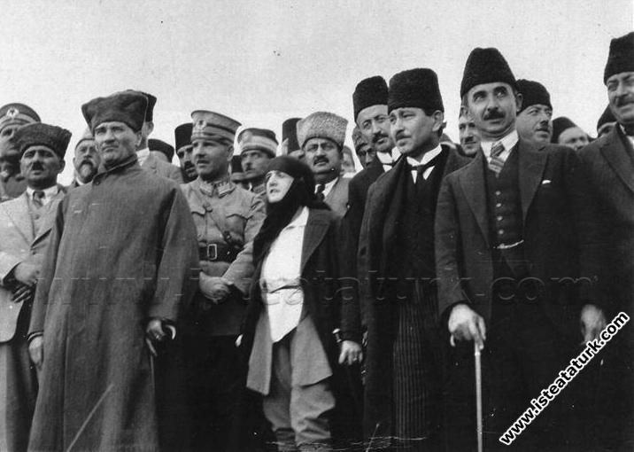 Cumhurbaşkanı Gazi Mustafa Kemal, Dumlupınar Anıtı...