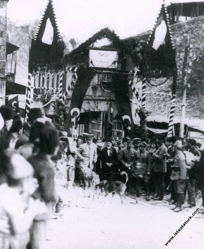 Welcoming of Mustafa Kemal Pasha in Şebinkarahisar (12 October 1924)