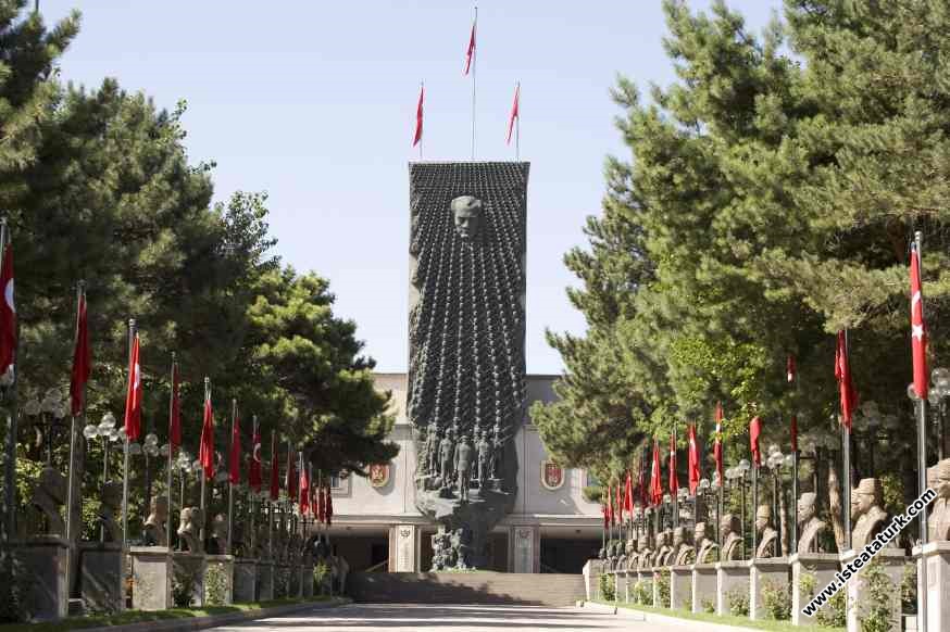 Atatürk and Cadet Monument, Ankara
