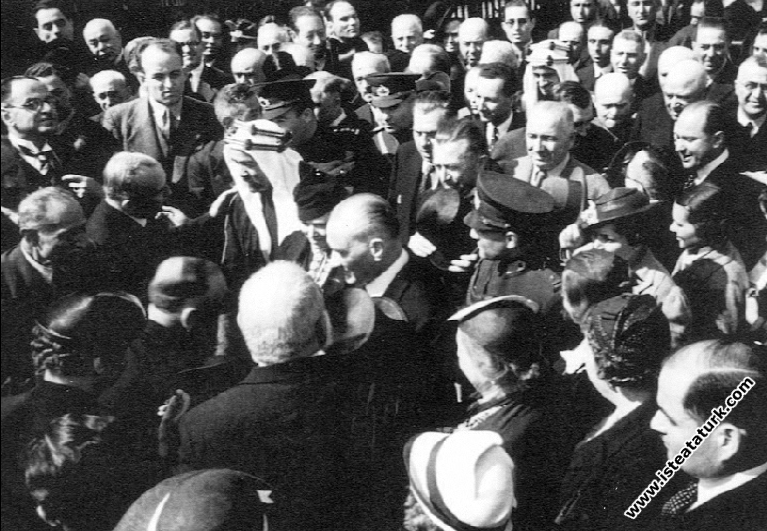 Mustafa Kemal Atatürk is in Istanbul with King Abdullah of Jordan. (6-7.06.1937)
