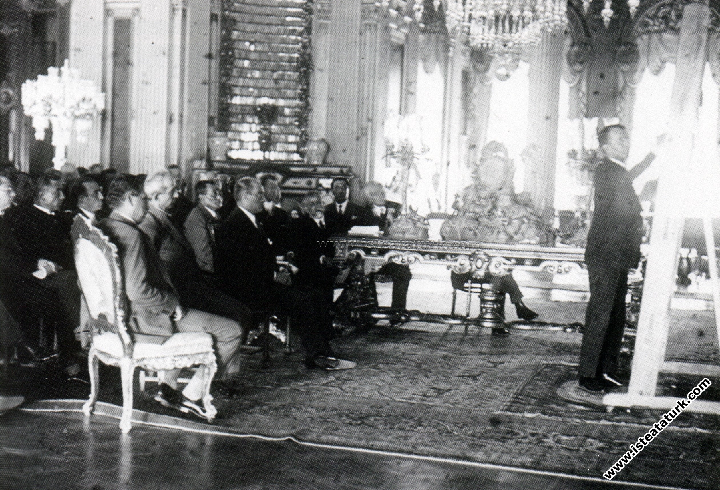 İsmet İnönü at one of the meetings on New Letters with Kazım Özalp at Atatürk Dolmabahçe Palace. (28-29.08.1928)