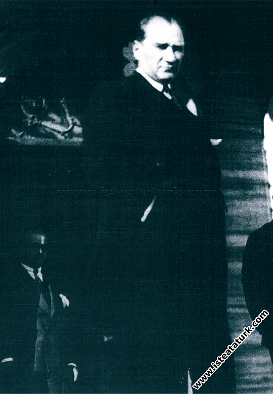 Mustafa Kemal Atatürk Ankara'da. (11.11.1925)...