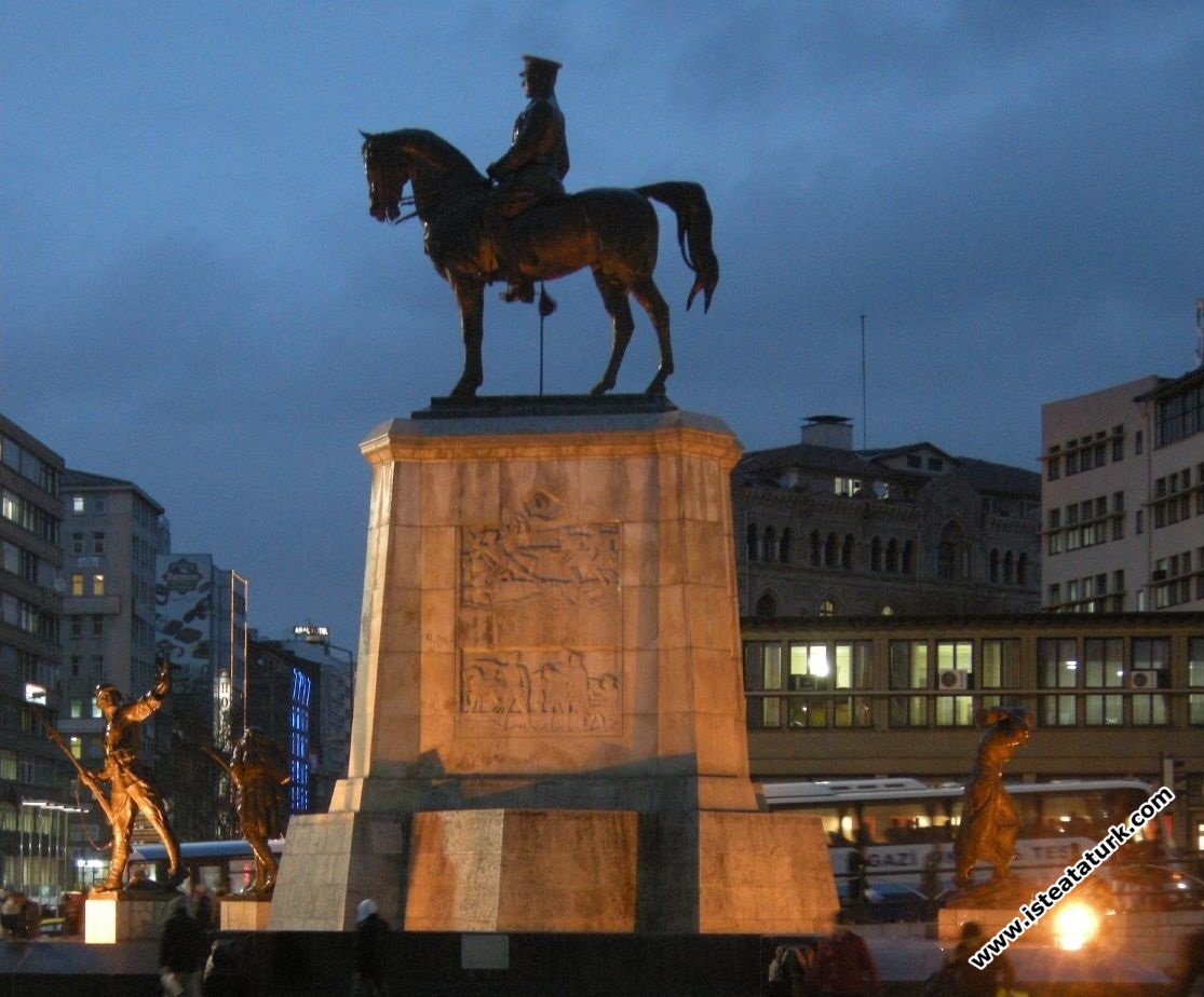 Ulus Atatürk Monument, Ankara