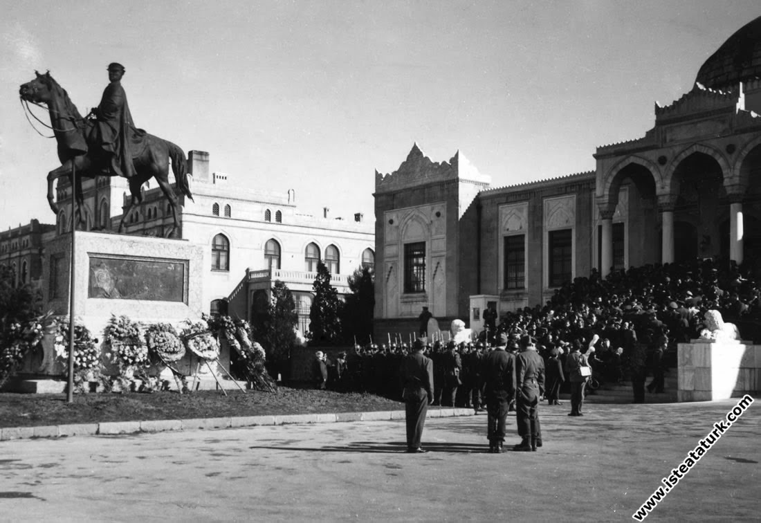 Atlı Atatürk Anıtı 1953 Yılı