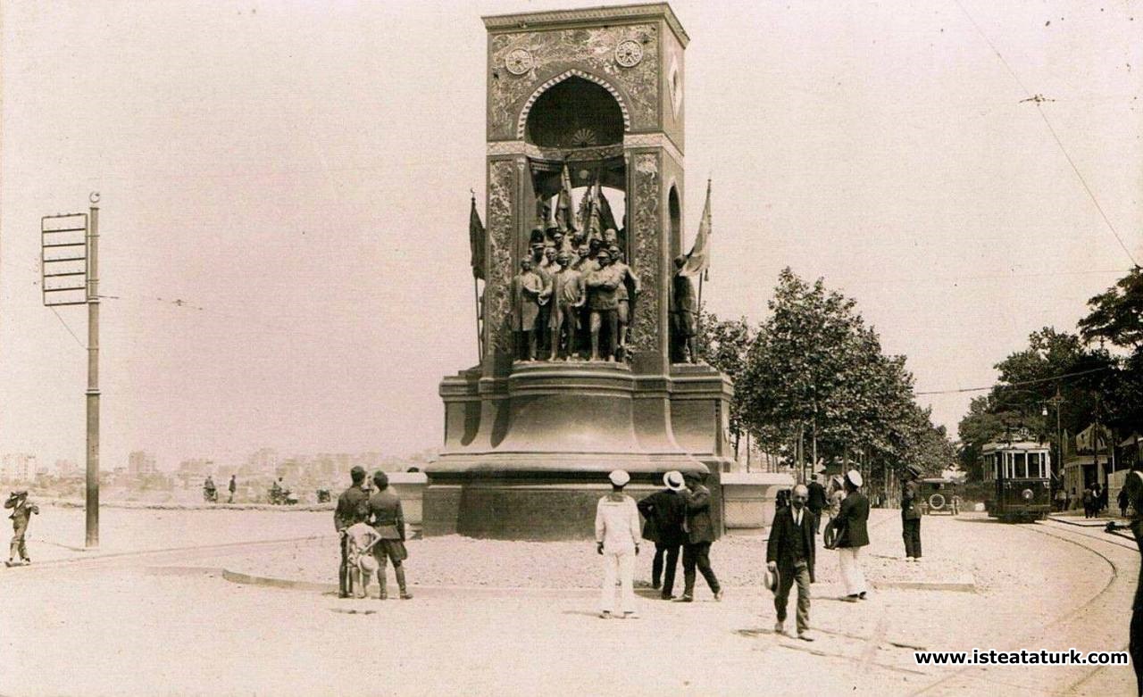 Taksim Cumhuriyet Anıtı