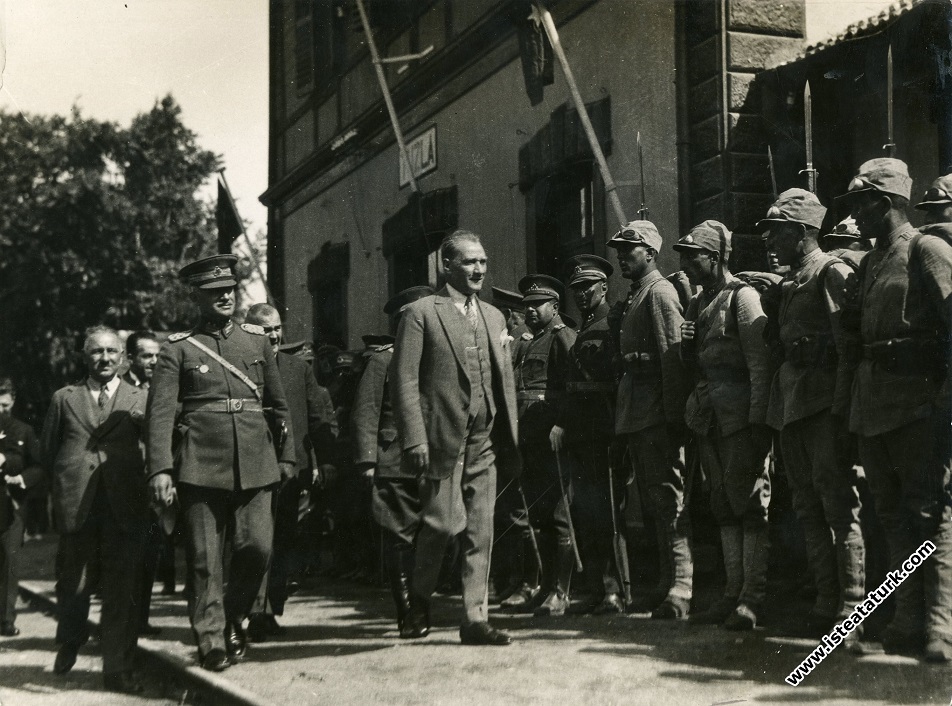Mustafa Kemal Atatürk'ün İstanbul Tuzla İstasyonu'...