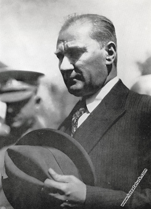 Mustafa Kemal Atatürk Ankara İstasyonu'ndan çıkark...