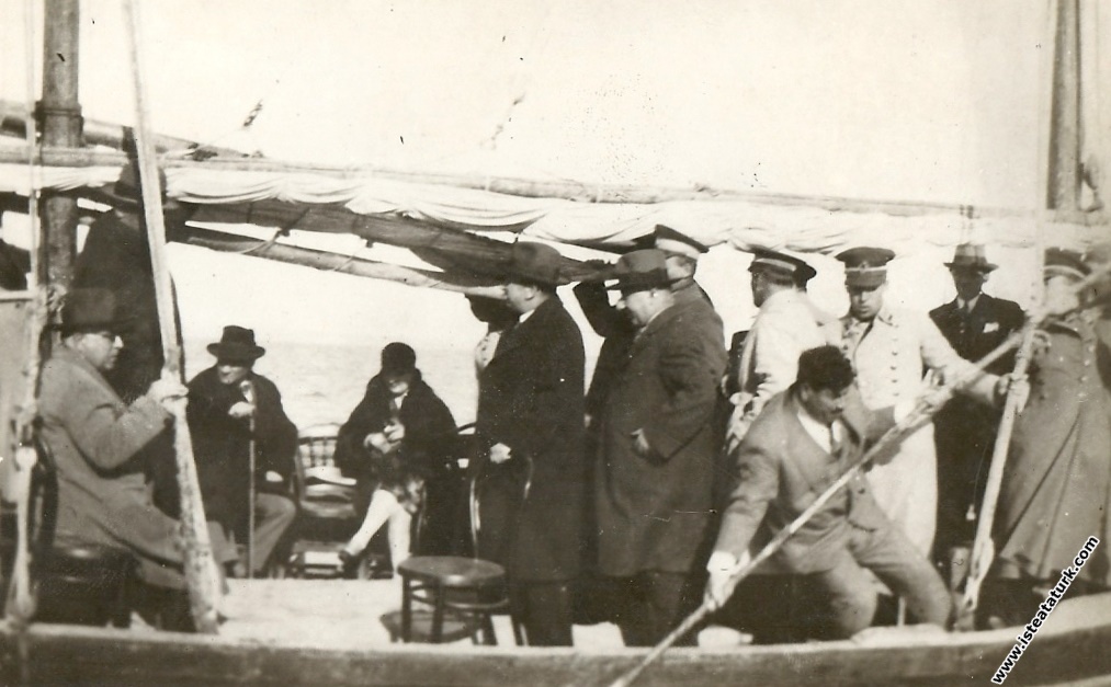 Mustafa Kemal Atatürk Antalya Limanı'nda. (18.02.1...