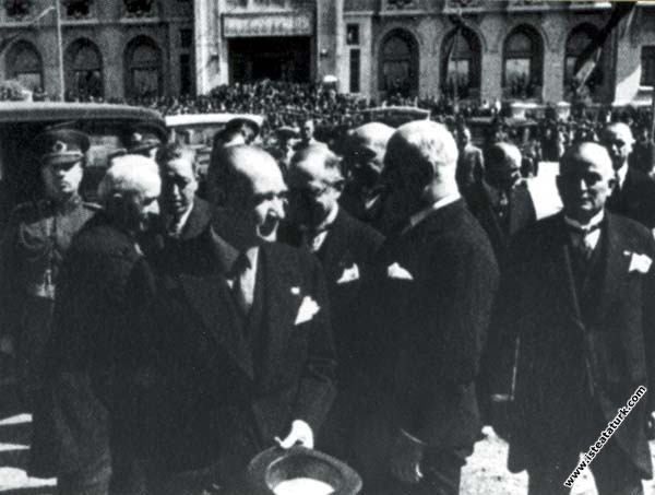 Mustafa Kemal Atatürk CHP'nin 4. Büyük Kurultayı i...