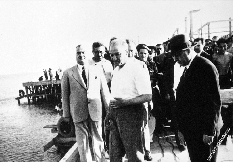 Mustafa Kemal Atatürk Florya'da Deniz Köşk'ü inşaa...