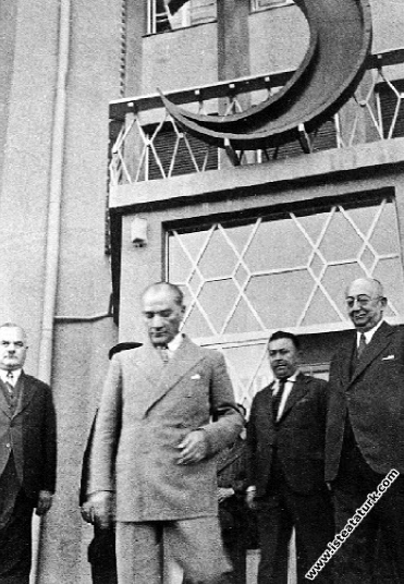 Mustafa Kemal Atatürk Kızılay Genel Merkezi'nin zi...