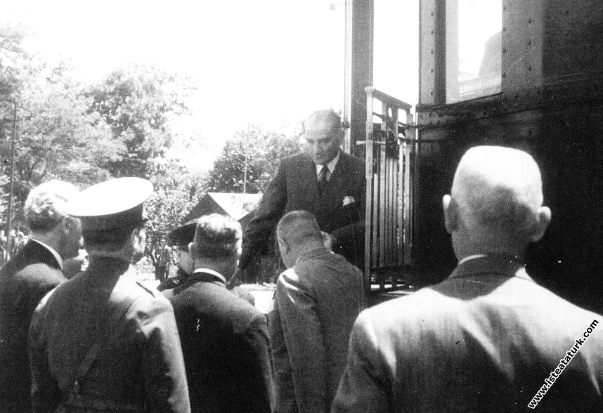 Mustafa Kemal Atatürk'ün Haydarpaşa Garı'nda özel ...