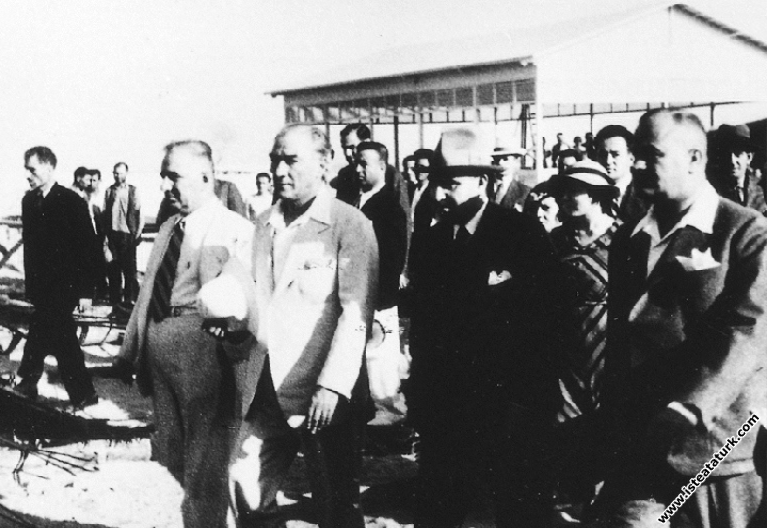 Mustafa Kemal Atatürk Florya Deniz Köşkü inşaatını...