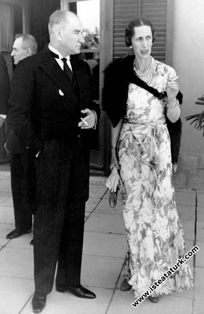 Mustafa Kemal Atatürk İsveç Kraliçesi Louise Mount...