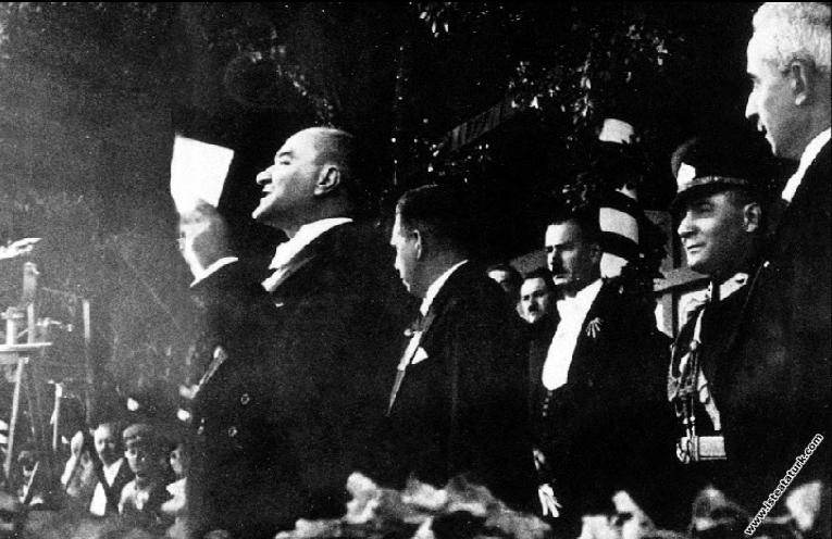 Mustafa Kemal Atatürk Cumhuriyet'in 10. Yıl Törenl...