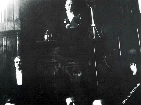 Mustafa Kemal Atatürk TBMM'nin 1933 yasama yılının...
