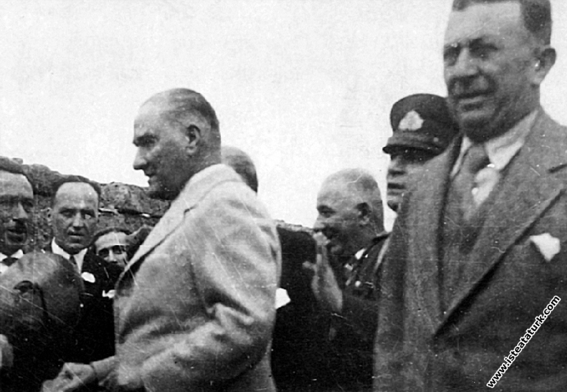 Mustafa Kemal Atatürk'ün Trabzon'a gelişinde tören...