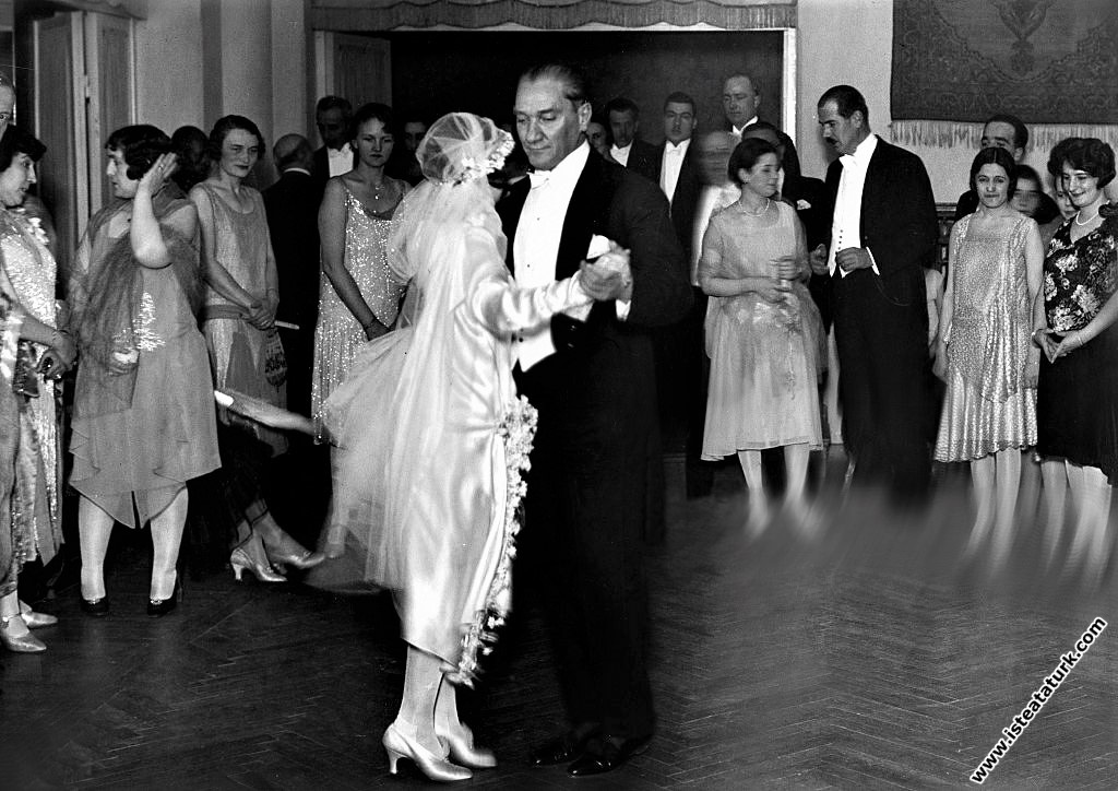 Mustafa Kemal Atatürk honored the ball held in Ankara Palas for the marriage of his adopted daughter Nebile. (17.01.1929)