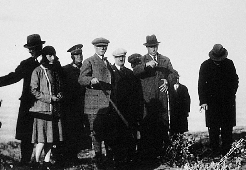 Mustafa Kemal Atatürk Yalova’da Baltacı Çiftliği’nde denetimlerde bulunurken. (03.09.1929)