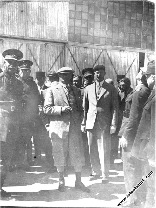 Mustafa Kemal Atatürk ve İran Şahı Rıza Pehlevi Es...