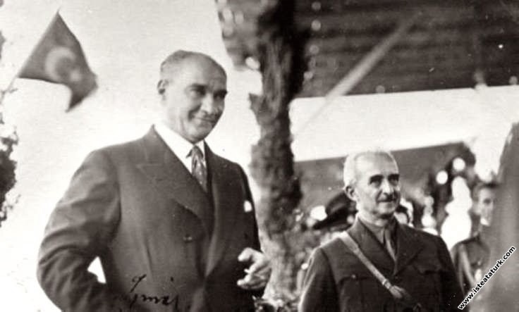 Mustafa Kemal Atatürk İsmet İnönü ile birlikte, İz...