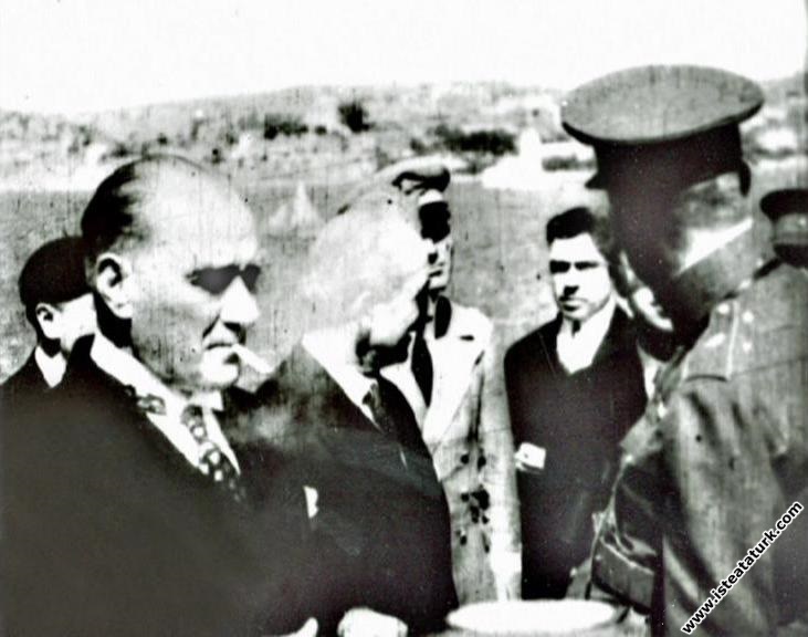 Mustafa Kemal Atatürk İran Şah'ı ile İstanbul Lima...