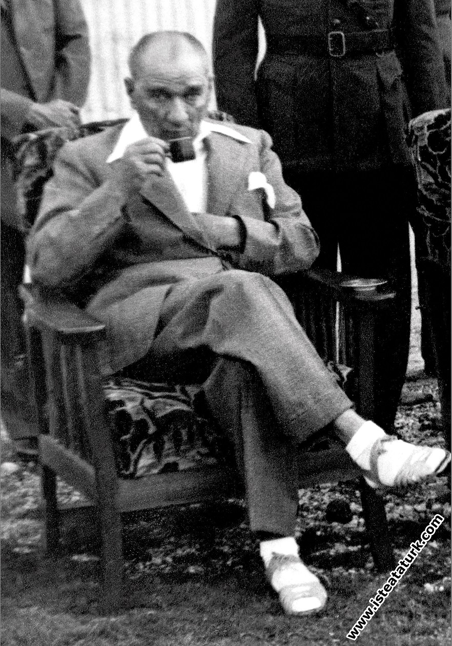 Mustafa Kemal Atatürk Florya'da, İstanbul. (28.06....