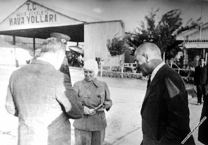 Mustafa Kemal Atatürk'ün Yeşilköy Havalimanı’nda A...