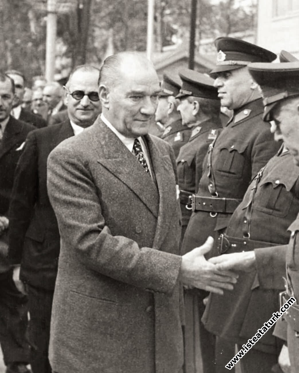 Mustafa Kemal Atatürk'ün İstanbul'dan gelişinde Ankara'da karşılanışı. (07.10.1936)