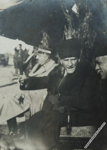 Mustafa Kemal Paşa Adana'da, Fahrettin Altay Paşa'...