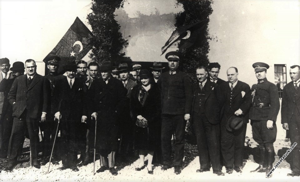 Mustafa Kemal Atatürk'ün Edremit ziyaretinden bir ...