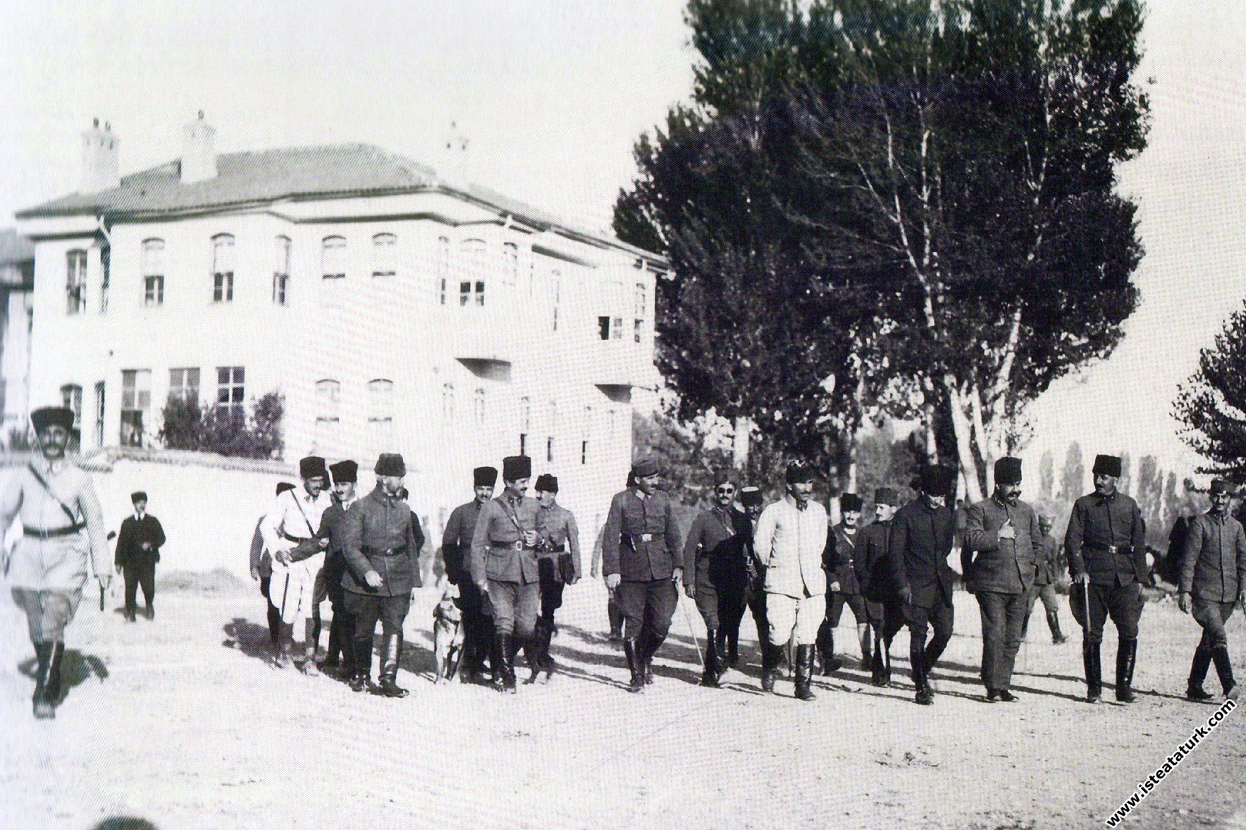 Arrival of Commander-in-Chief Mustafa Kemal to Akşehir headquarters. (23.07.1922)
