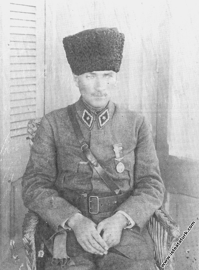 Gazi Mustafa Kemal is at the İplikçizade Mansion in İzmir. (10-14.09.1922)