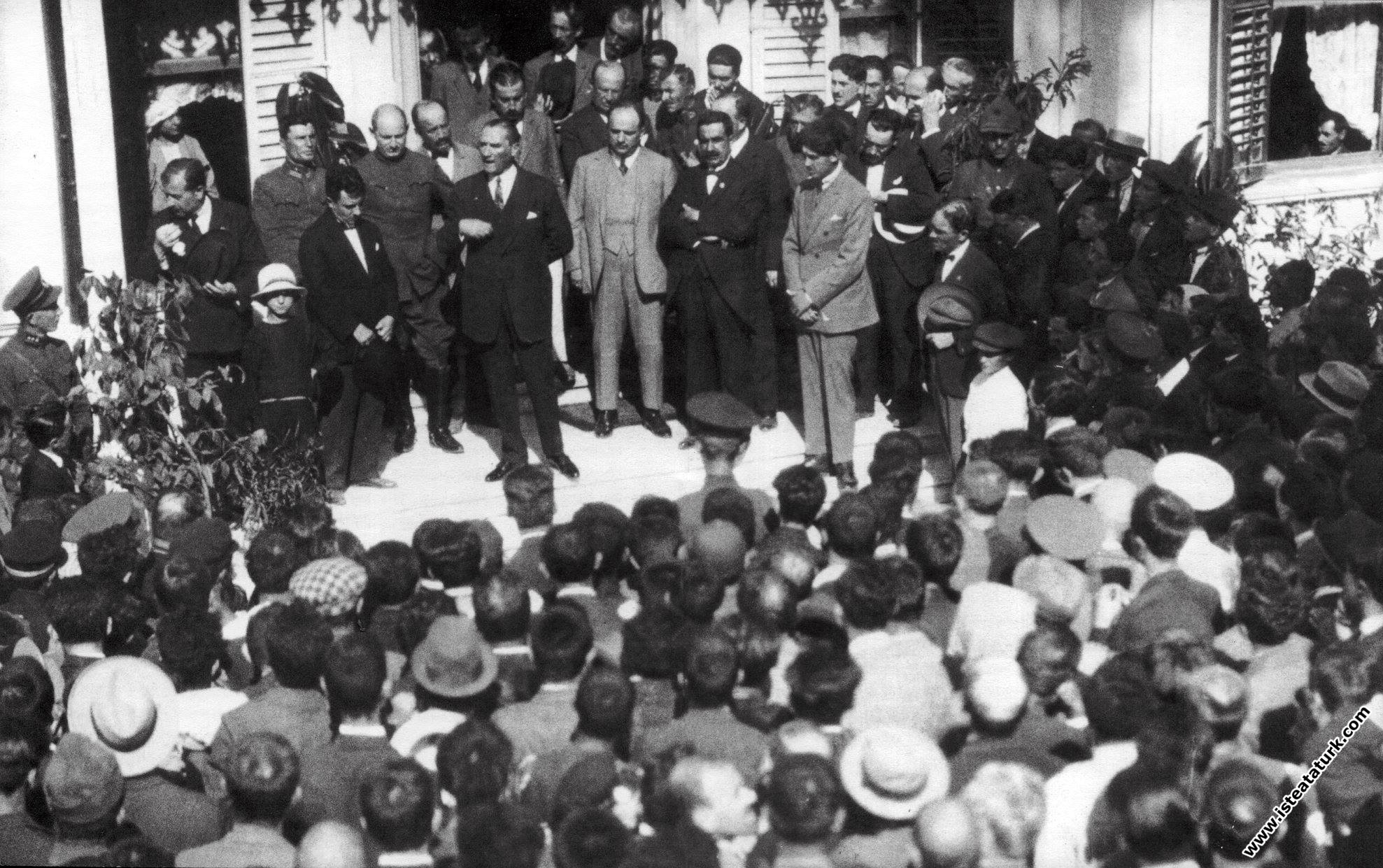 Mustafa Kemal Kemal Atatürk Bursa'da. (21.08.1929)...