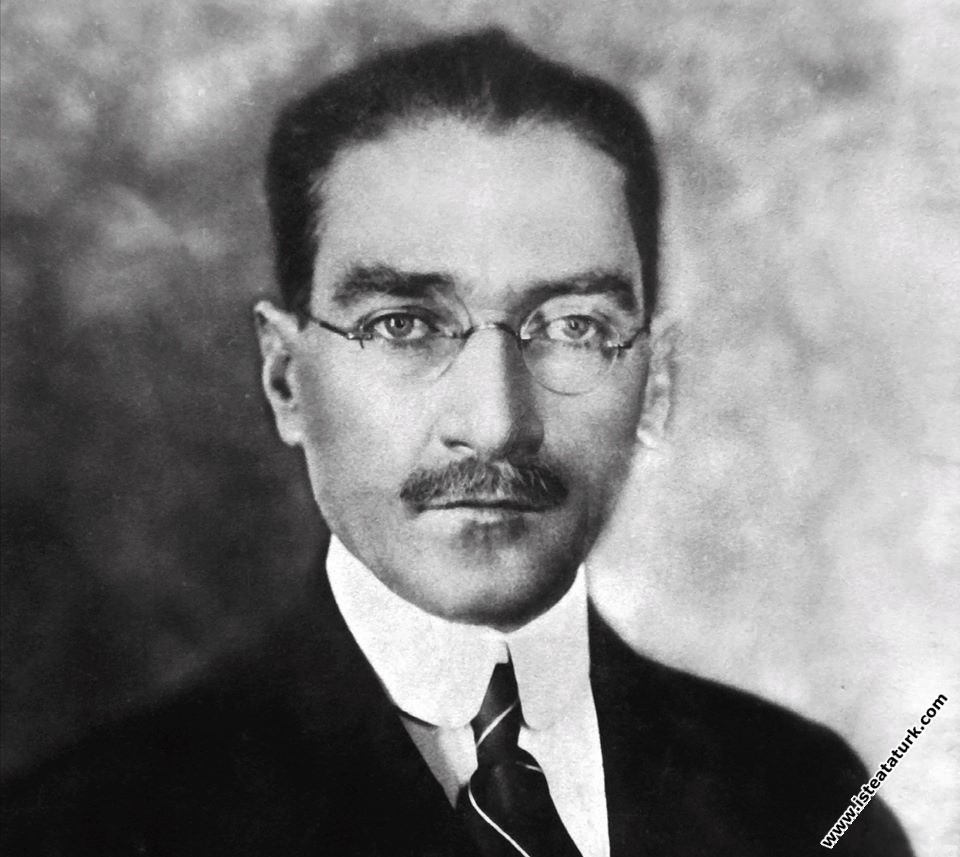 TBMM Başkanı Gazi Mustafa Kemal. (1921)...