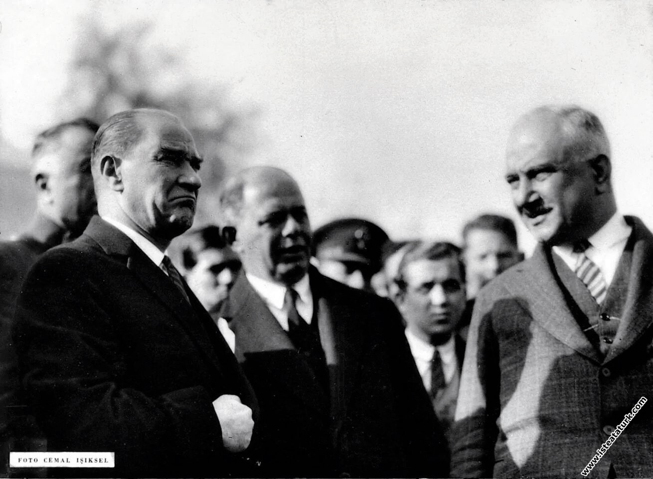 Mustafa Kemal Nazilli'de incelemeler yaparken. (04...