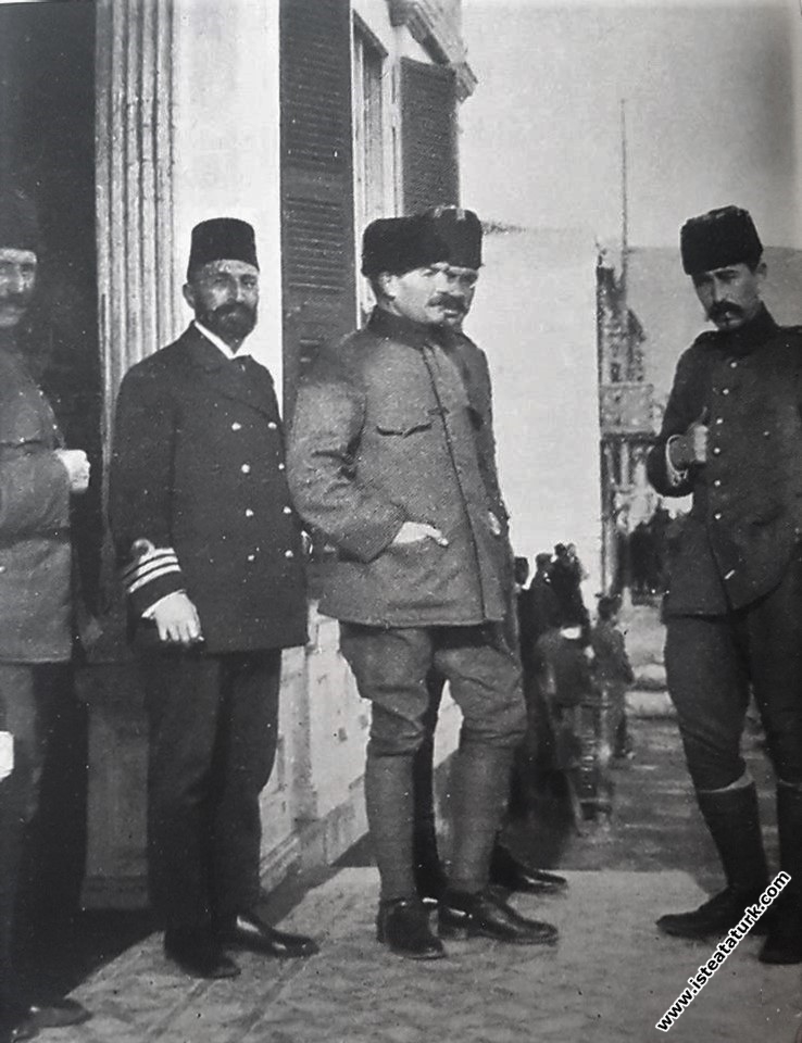 Mustafa Kemal'i, Balkan Savaşı günlerinde. (1913)...