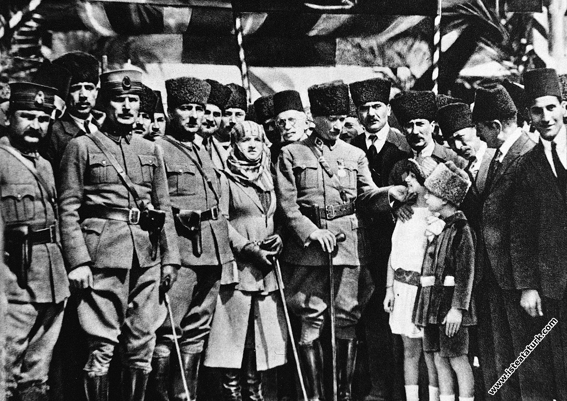 While Gazi Mustafa Kemal Pasha loved the children he saw among those who greeted him in Mersin. (17.03.1923)