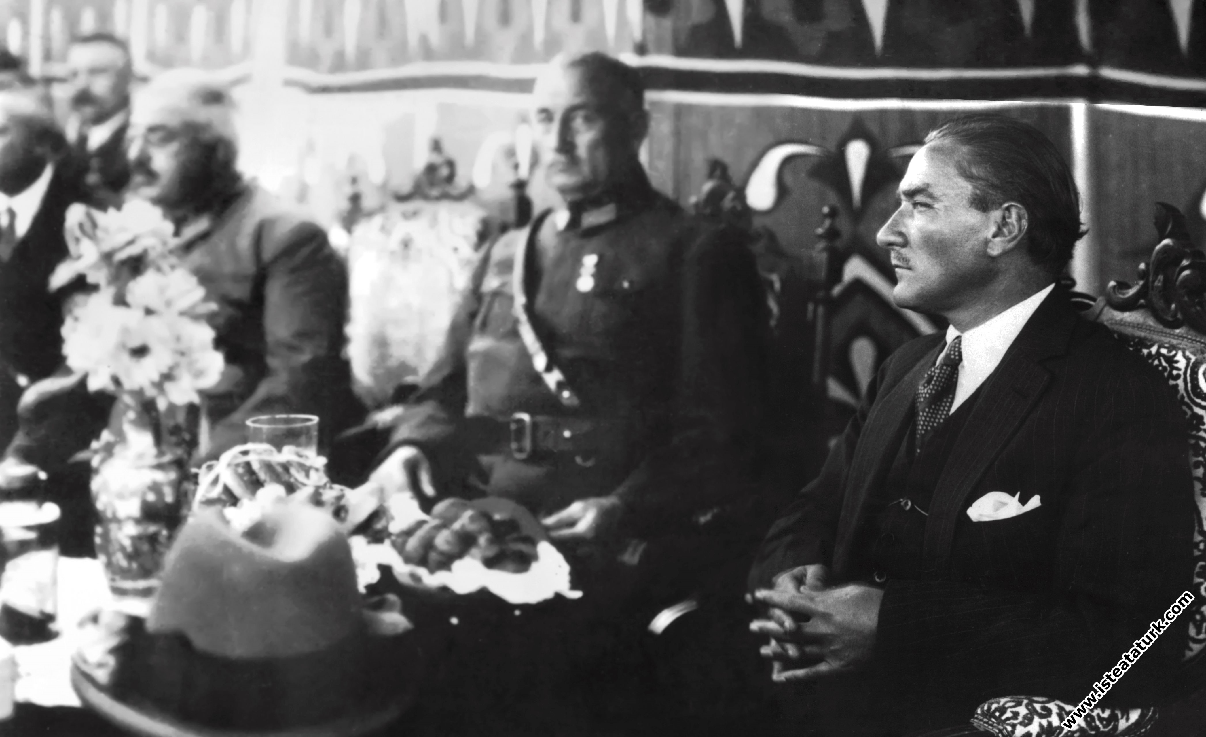 Mustafa Kemal Atatürk, Bursa seyahatinde bir davet...
