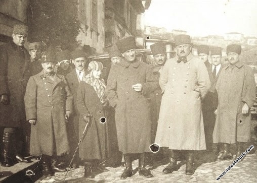 Başkomutan Mustafa Kemal Paşa, Edremit'i ziyaretin...