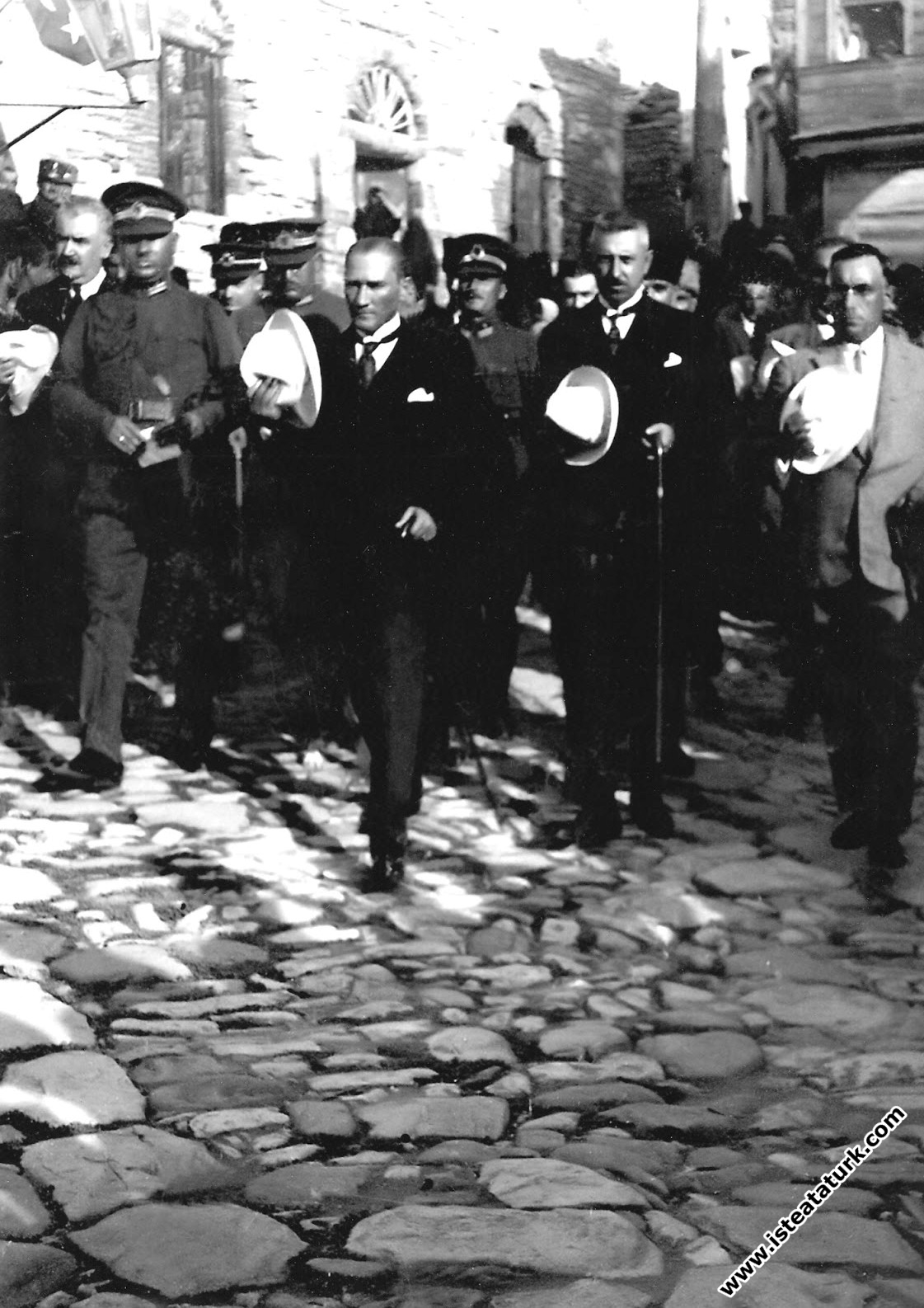 Mustafa Kemal Paşa, Kastamonu'da Türkocağı'nı ziya...
