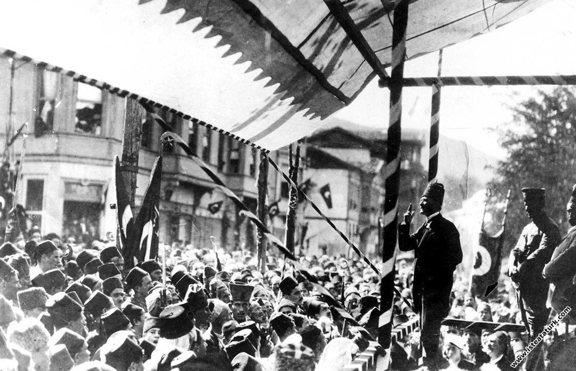 Cumhurbaşkanı Gazi Mustafa Kemal, Bursa'nın düşman...