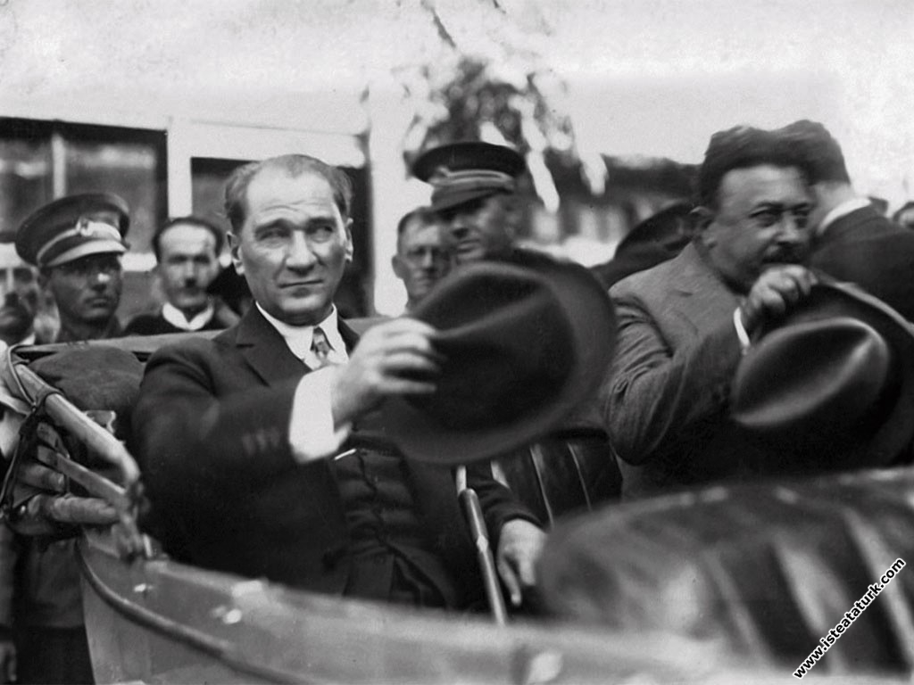 Mustafa Kemal Atatürk Şükrü Kaya ile Tekirdağ'da. ...