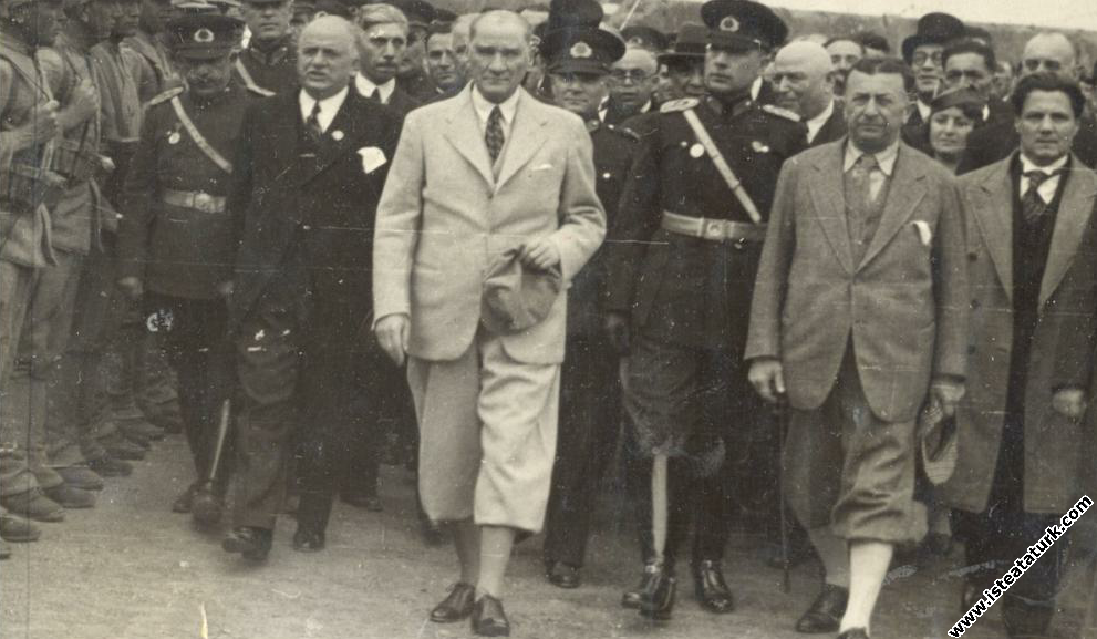 Mustafa Kemal Atatürk'ün Trabzon Gezisinde törenle...